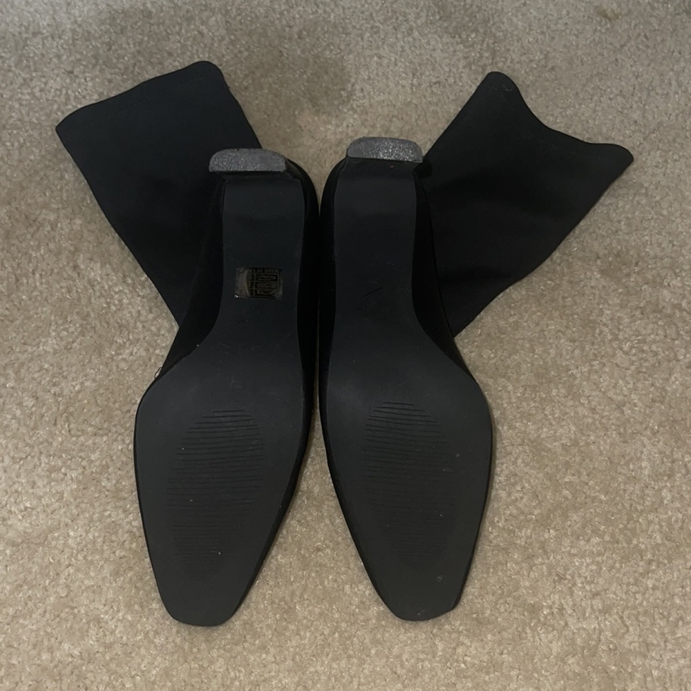 Black heels. Spandex. Size 11 - Picture 3 of 3
